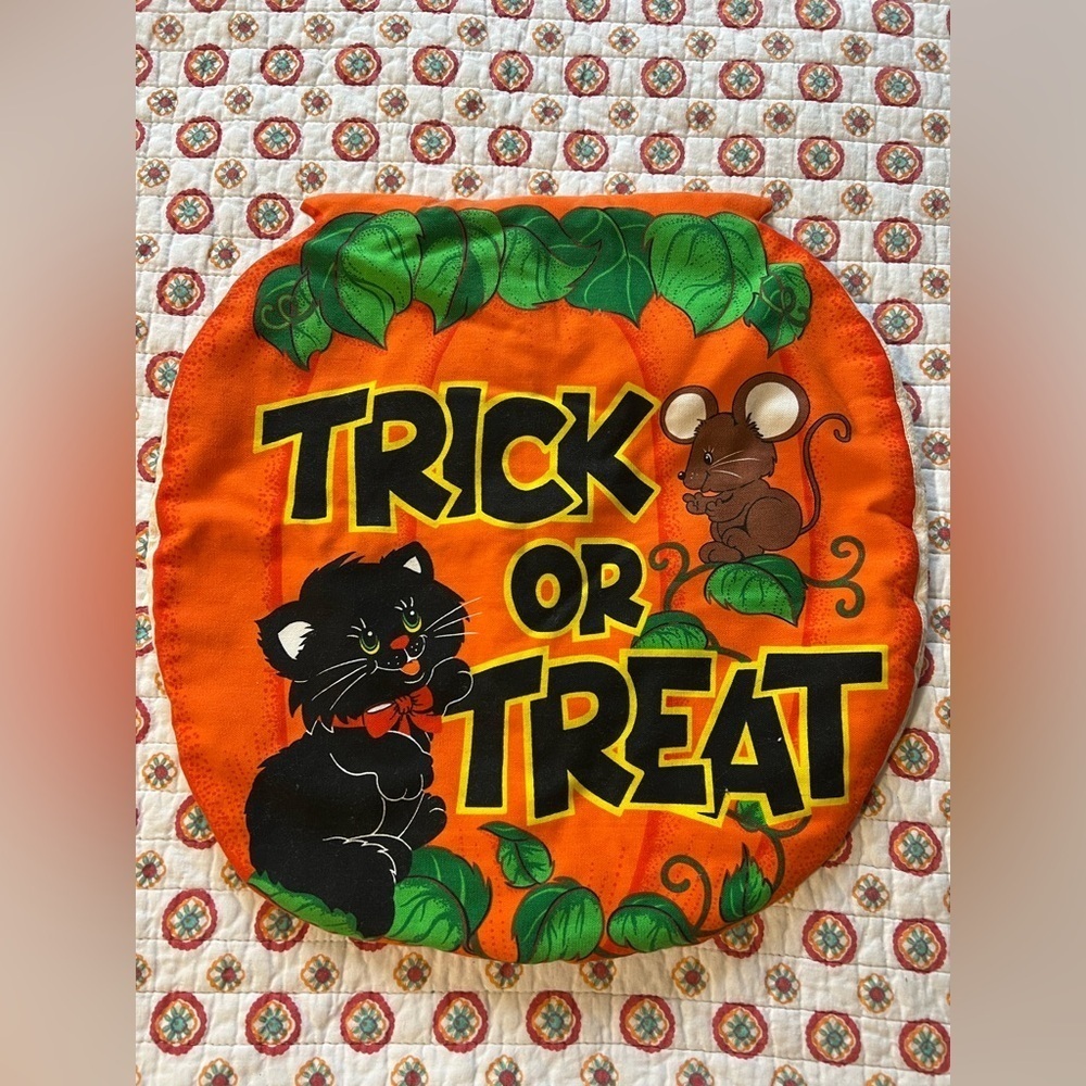 Vintage 80s Halloween Pillow Cover Black Cat Retro